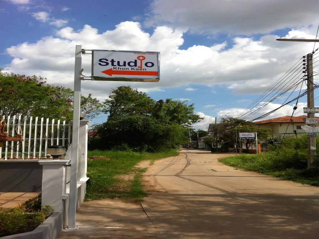 Studio Khon Kaen By Icheck Inn Buitenkant foto
