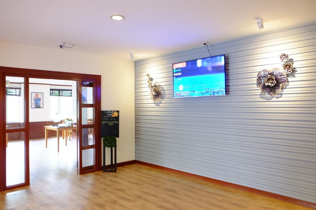 Studio Khon Kaen By Icheck Inn Buitenkant foto