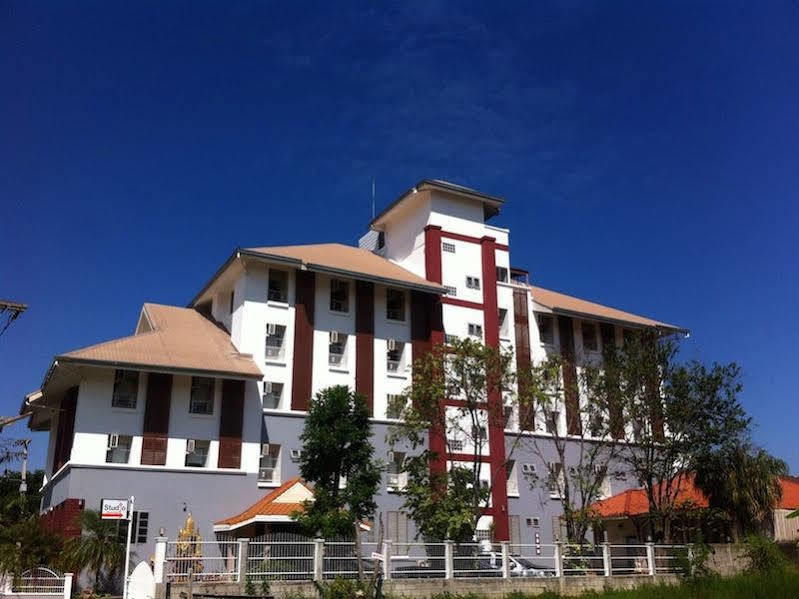 Studio Khon Kaen By Icheck Inn Buitenkant foto